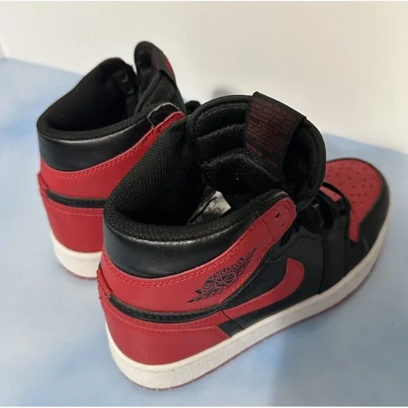 Men's Air Jordan 1 Retro '85 OG High Bred / Banned HV6674-067, Size 8 Red Black - Picture 4 of 10